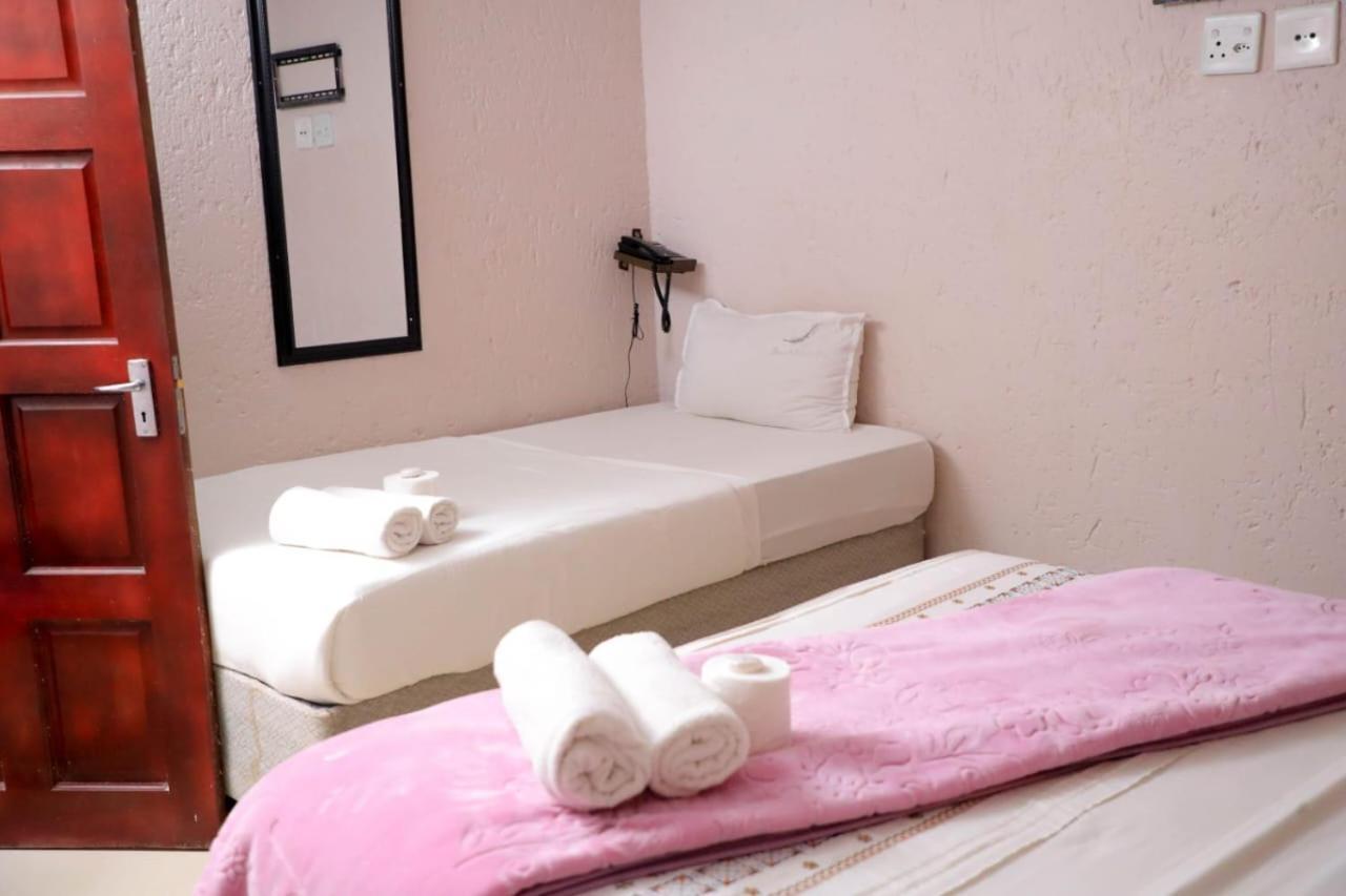 Yeoville Hotel Йоганнесбурґ Екстер'єр фото